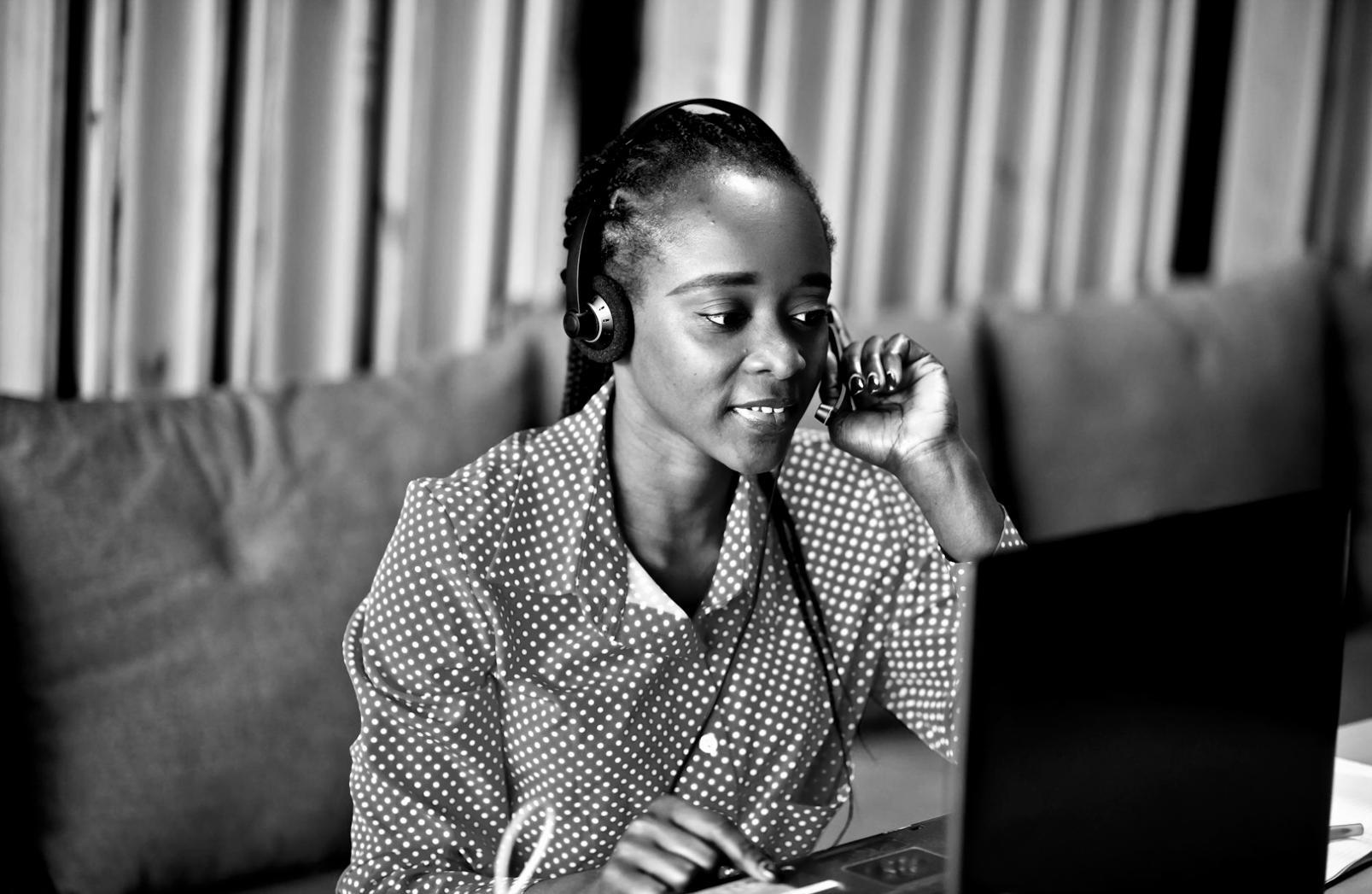 Historische Bibliothek mit alten Folianten